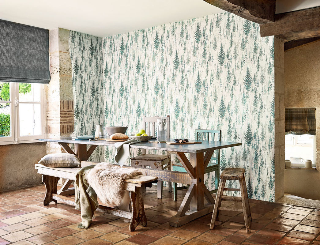 Sanderson Tapete Juniper Pine Forest in Grün mit Naturmotiv und botanischem Design - Bild 4