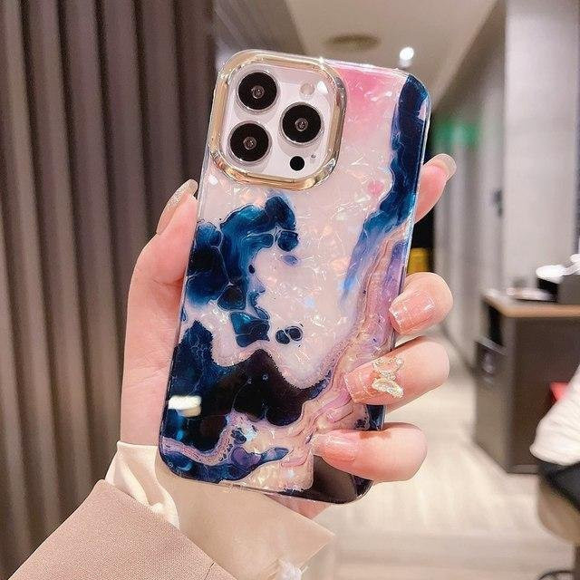 Ytamine Smartphone Schutzhülle mit buntem Marmor-Design und Goldkamera-Rand für iPhone 14 13 12 11 Pro Max - Bild 1