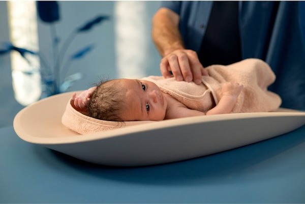 Maxi-Cosi Wickelauflage Mavis in Beige mit rutschfester Schaumstofffüllung und erhöhtem Rand, B/T/H: 50 x 50 x 9 cm