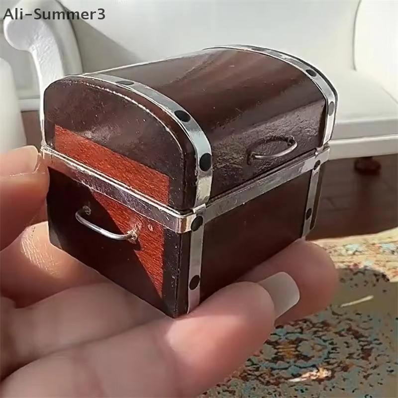 JETTING Piraten Schatztruhe als Miniaturmöbel für Puppenhaus im Maßstab 1:12, Braun - Bild 5