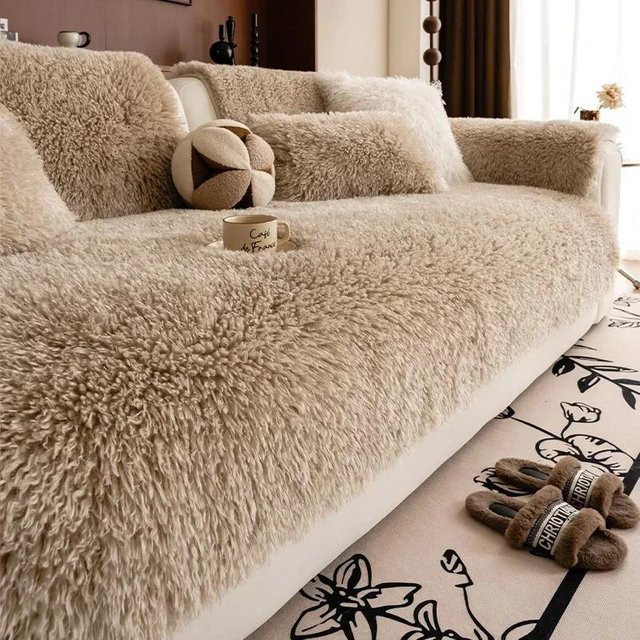 Weiches Sofakissen aus Lammwolle in Beige, luxuriöser Plüsch-Couchbezug für das Wohnzimmer, B/H: 70 x 90 cm - Bild 1