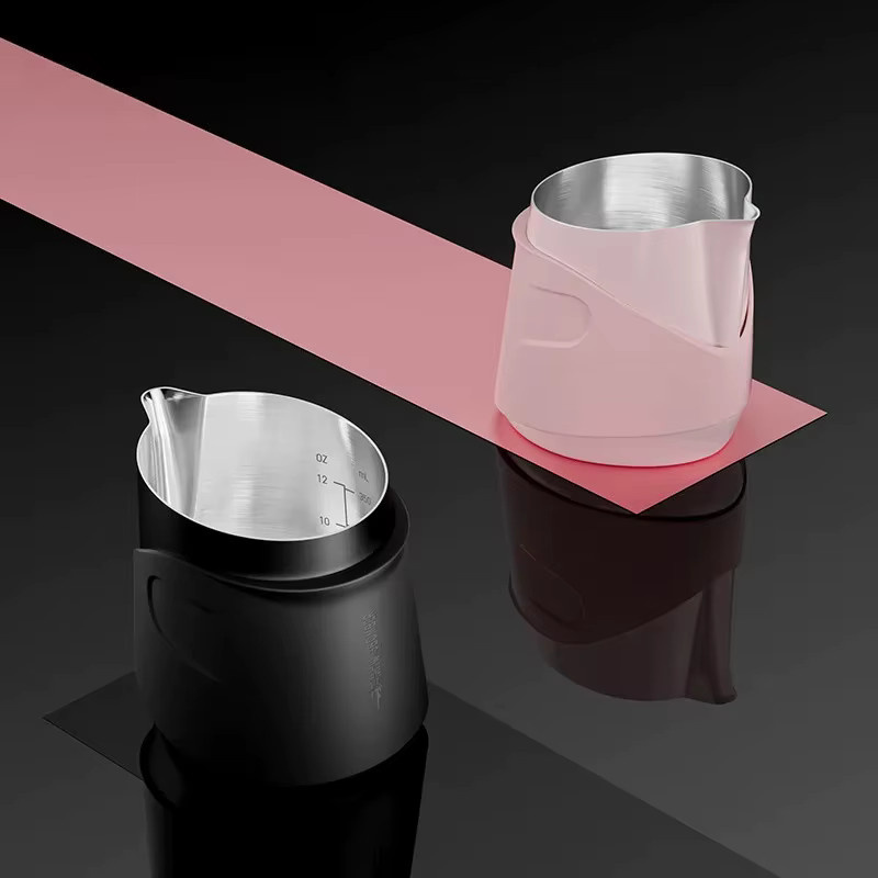 JUSTINLAU Milchaufschäumkrug aus Edelstahl mit Skala, 400 ml, Silber oder Schwarz - Bild 3