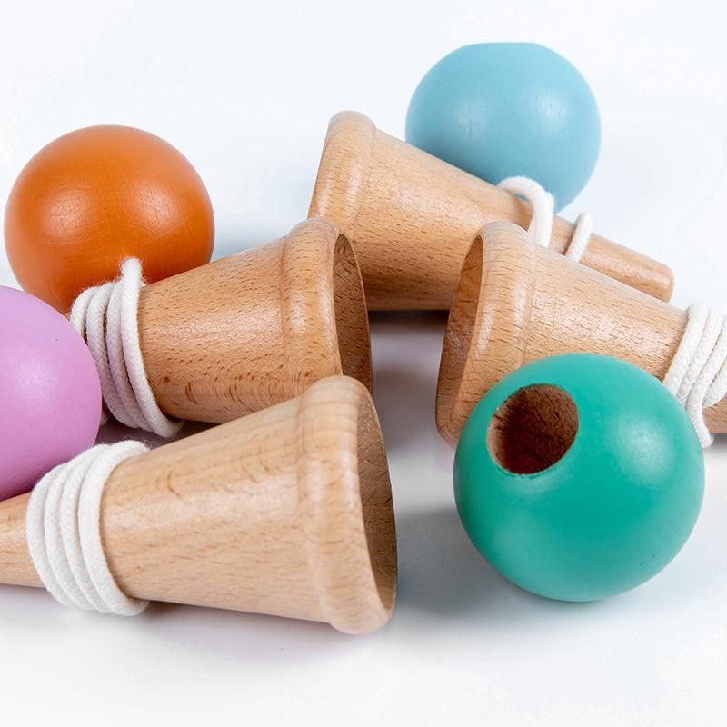 Kidsly Holzwurf- und Fangballspiel, Geschicklichkeitsbecher, Grün, ab 3 Jahre - Bild 1