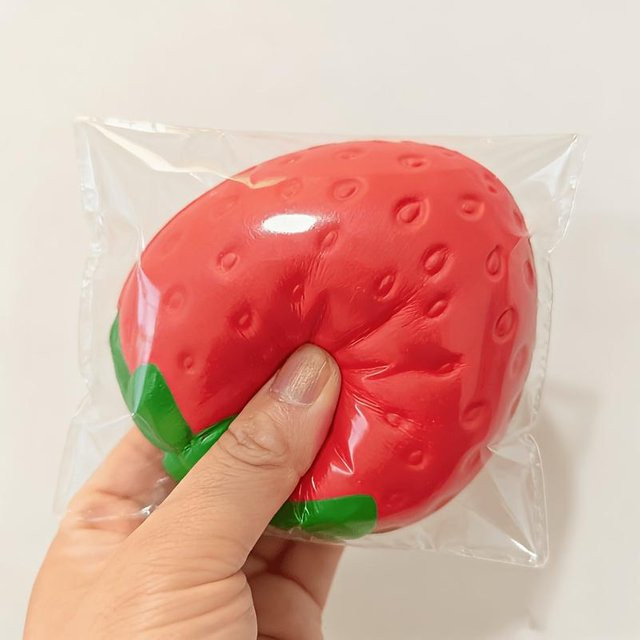 BC Pet Supplies Erdbeer-Gummibärchen-Spielzeug, rot - Bild 1