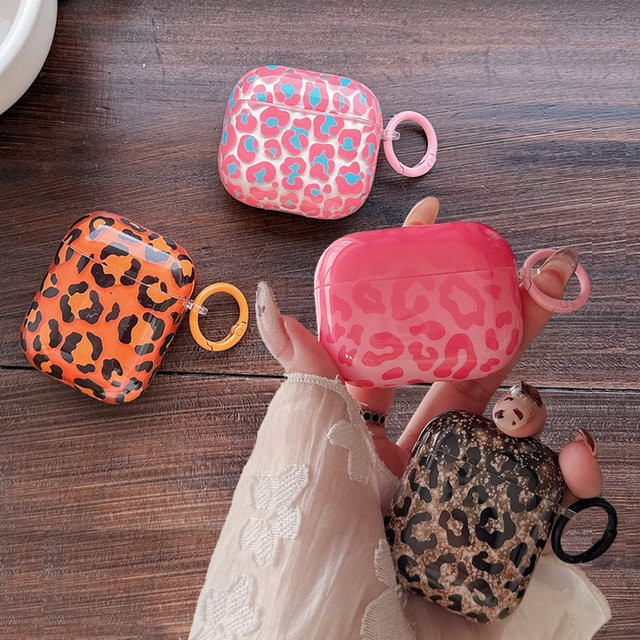 Glänzende Apple AirPods Schutzhülle mit Leopardenmuster in Pink und Multicolour für AirPods 1, 2, 3, 4 und Pro 2 - Bild 1