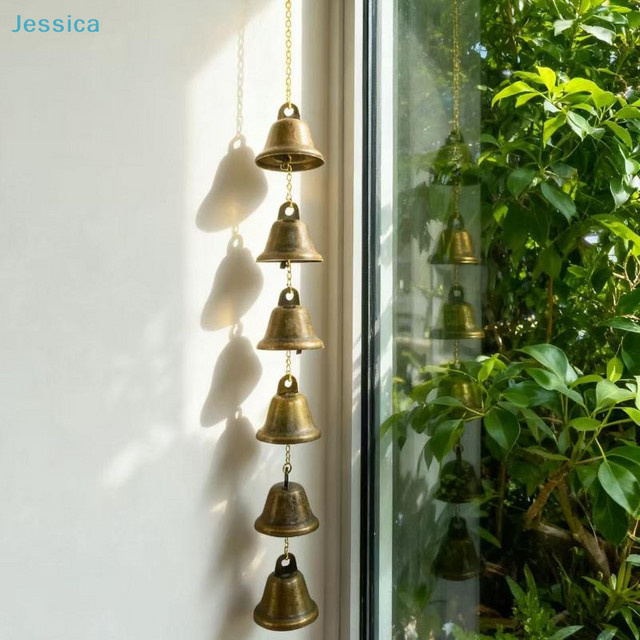 Jessica Vintage Windspiel aus Metall in Gold mit 6 Glocken zur Dekoration für Garten und Zuhause - Bild 1