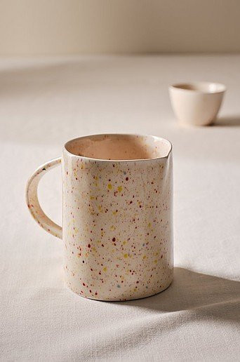 Jotex SPRINKLE Milchkännchen aus Keramik in Beige mit Punktmuster - Bild 1