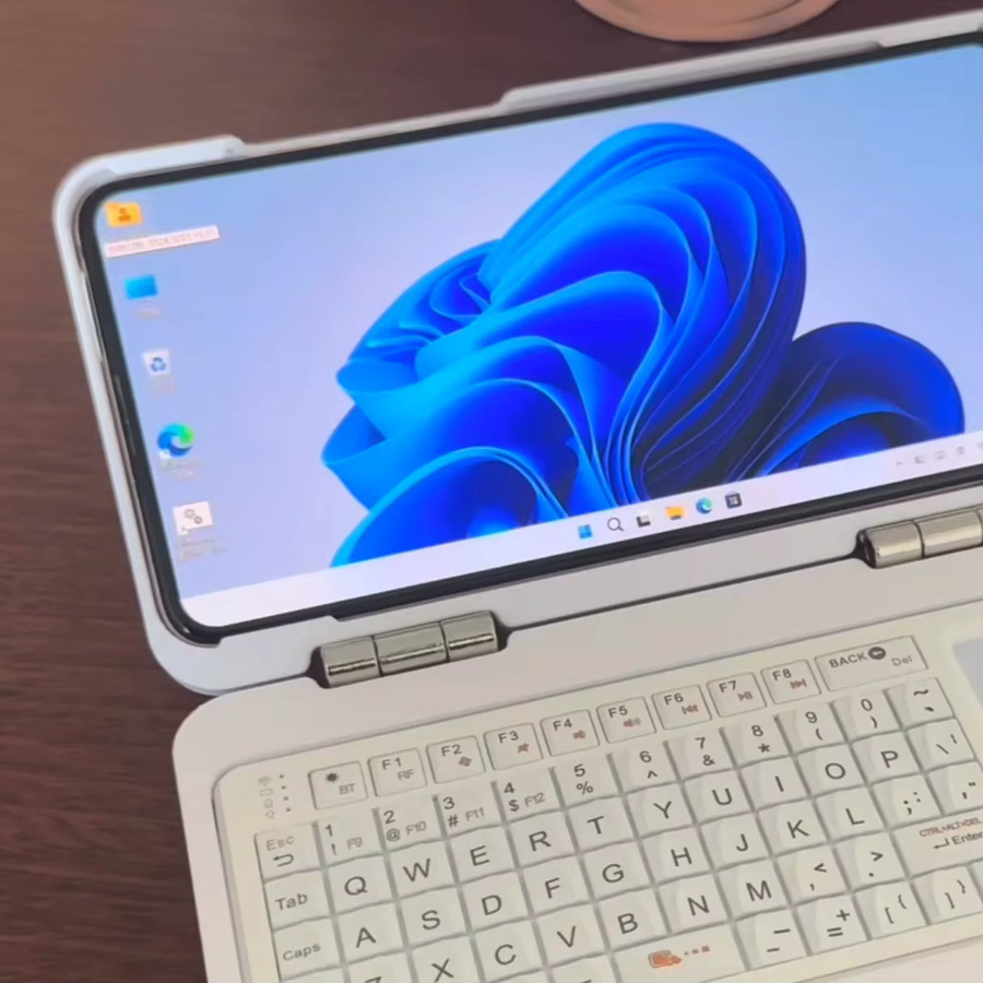 Dual-OS Mini-PC mit Touchscreen, 6GB RAM und 128GB Speicher in Weiß - Bild 2