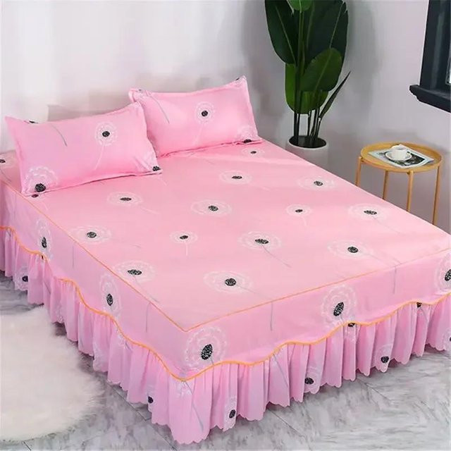 3-teiliges Bettrock-Set von Your Warm Home aus Baumwolle mit Stickerei in Pink, inklusive Kissenbezügen, Breite: 120 cm, Länge: 200 cm - Bild 1