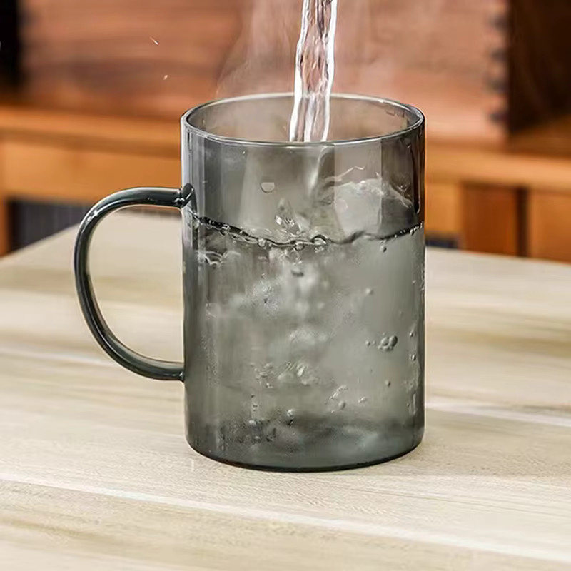 HeY LiLac Teetasse aus Borosilikatglas in Rauchgrau mit Deckel in Braun, 400 ml - Bild 4