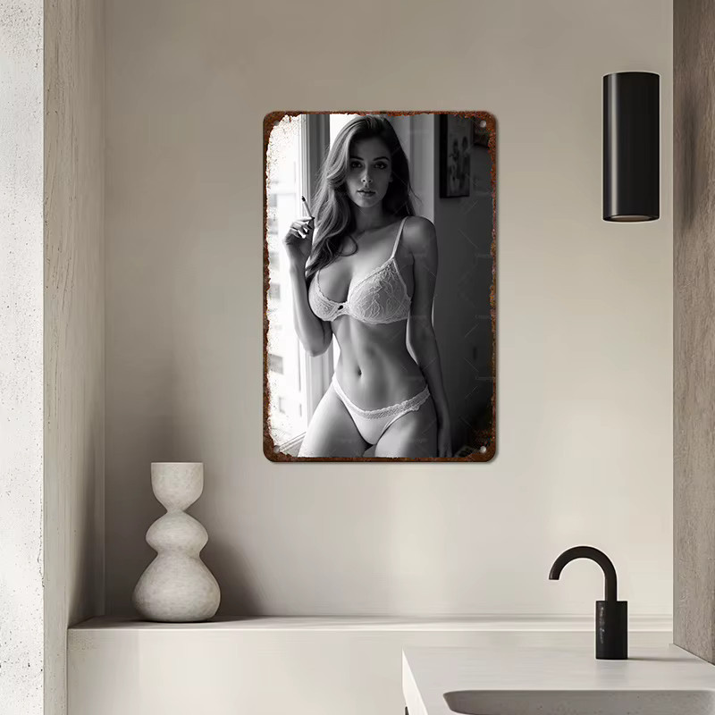 Vintage Blechschild Hello Young Bikini-Model Wandkunst aus Metall, B/H: 20,32 x 30,48 cm - Bild 3