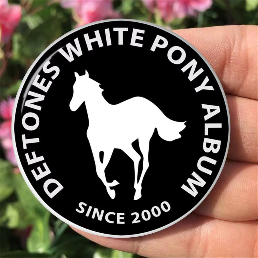 Kayou Button Pin Brosche, Anime Cartoon, Around Fur Ohms Deftones - Bild 5