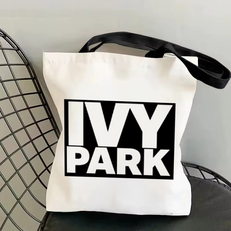Ivy Park Aufbewahrungstasche aus Canvas, doppelseitig bedruckte Schulterhandtasche, wiederverwendbare und umweltfreundliche Einkaufstasche in Schwarz und Weiß - Bild 2