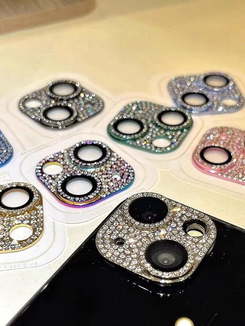 Glitzernder Diamant Kamera Objektiv Schutzring aus Metall für iPhone 15 14 13 12 Pro Max Mini Plus in Pink und Multicolour - Bild 1