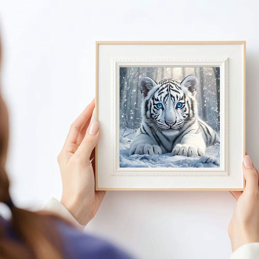 HUACAN 5D Diamant-Malerei Set mit weißem Tiger in Winterszene auf Leinwand, Full Round Strass-Kunst für deine Heimdekoration, Farbe: Weiß - Bild 3