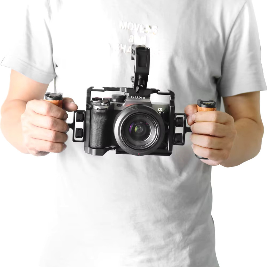 Sony Kamera Käfig Rig mit Arca-Swiss-Slot und 1/4" sowie 3/8" Schrauben in Schwarz für A7M4, A7IV, A1 und weitere Modelle - Bild 2