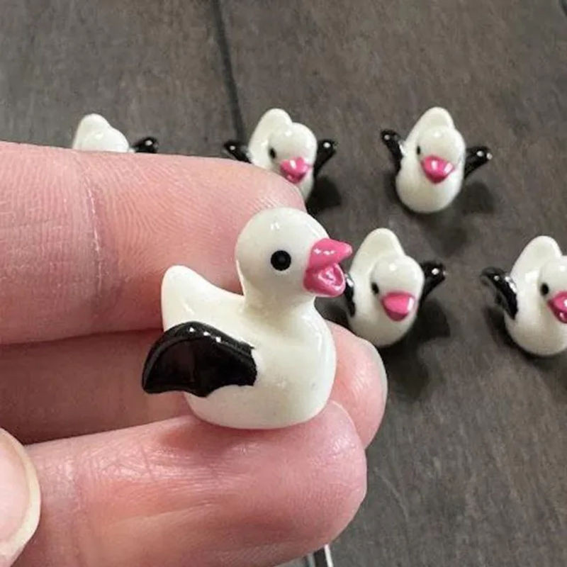 5 oder 10 Stück Mini-Halloween-Enten aus Kunstharz in Weiß als Dekorationszubehör für Topfpflanzen und DIY-Handwerk - Bild 1