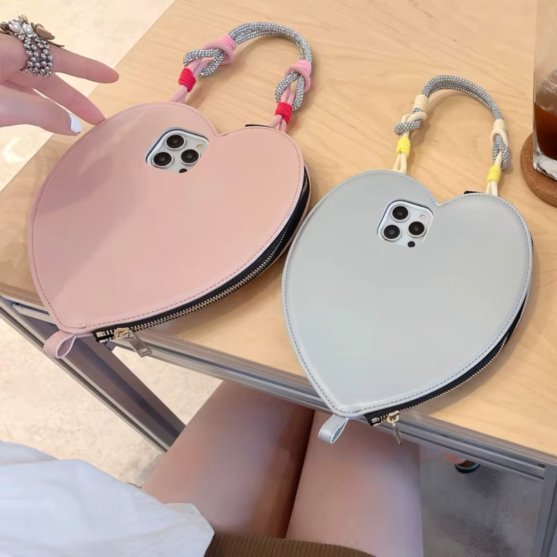 Apple iPhone Handyhülle aus Kawaii-Leder mit Münzbörse und Handschlaufe in Pink für iPhone 17 16 Pro 15 14 13 Pro Max - Bild 1