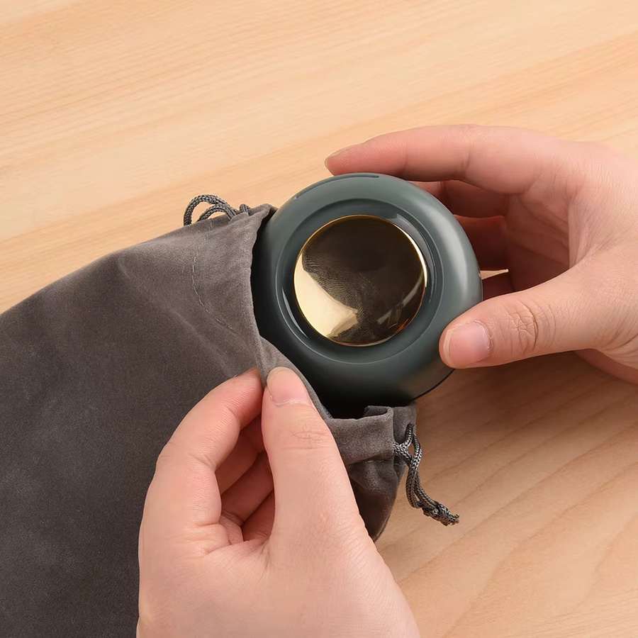 Wiederaufladbarer Mini-Clip-Ventilator von DO AS YOU WISH als Taillenventilator zur Ganzkörperkühlung inklusive Aufbewahrungstasche in Kunststoffausführung - Bild 4