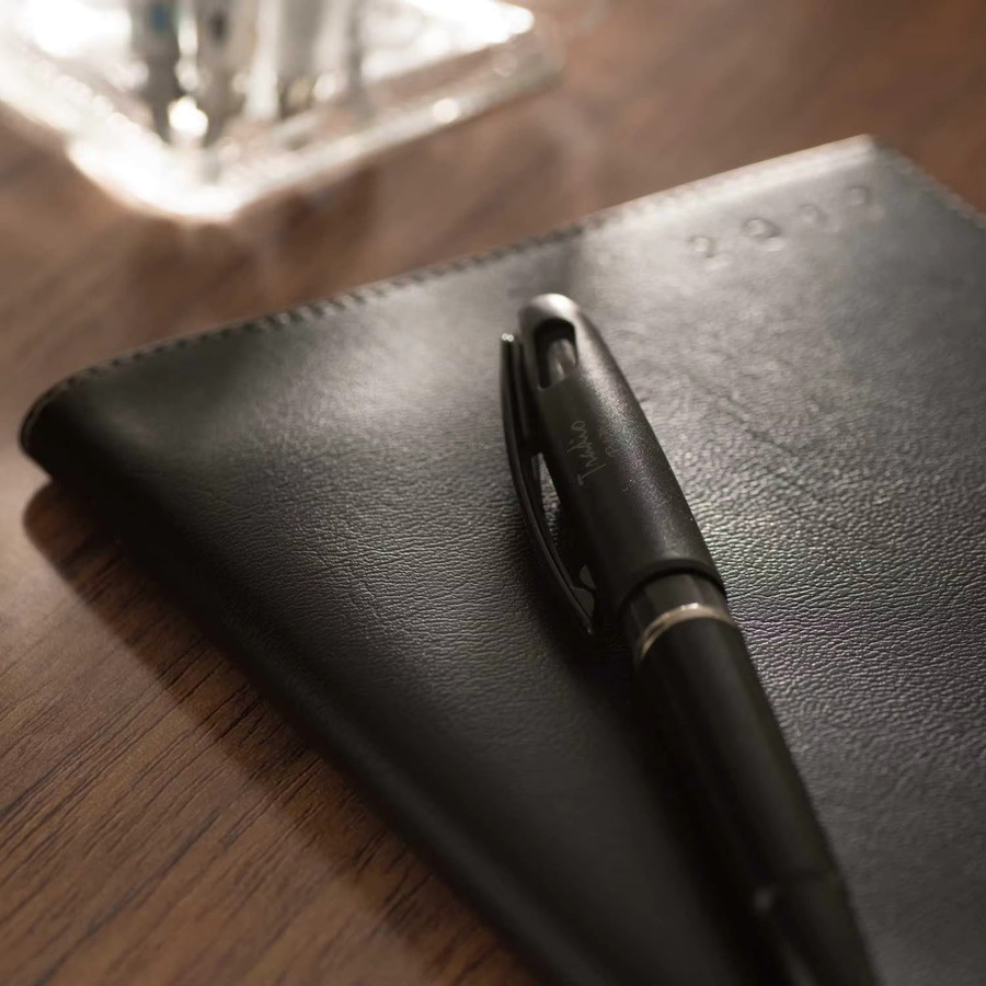 Pentel Tradio TRJ50 Füllfederhalter mit flexibler Feder für Skizzenzeichnungen in Blau oder Schwarz - Bild 5