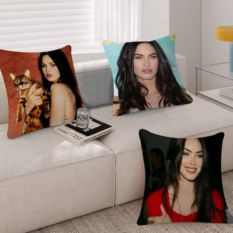 Dekokissen Kissenbezug mit Jennifers Body Megan Fox Motiv aus Peach Skin, B/T/H: 18 x 18 x 18 cm - Bild 1