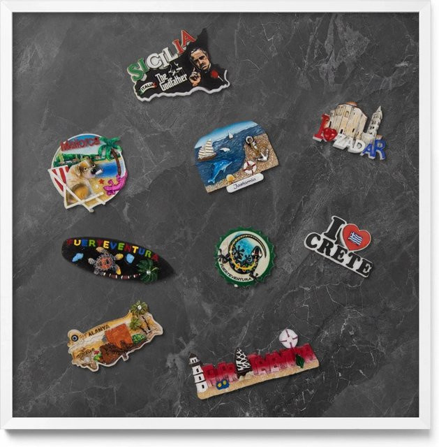 Tulup Magnettafel Magnetboard für Reisemagnete in Dunkler Steinstruktur mit weißem Rahmen, B/H: 50 x 50 cm - Bild 1