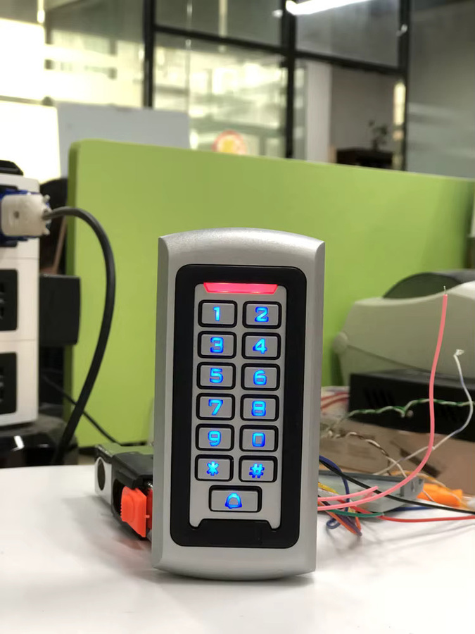 Asia-Teco Wasserdichter Wiegand RFID-Kartenleser aus Metall mit Tastatur für 2000 Benutzer in Schwarz und Silber - Bild 4