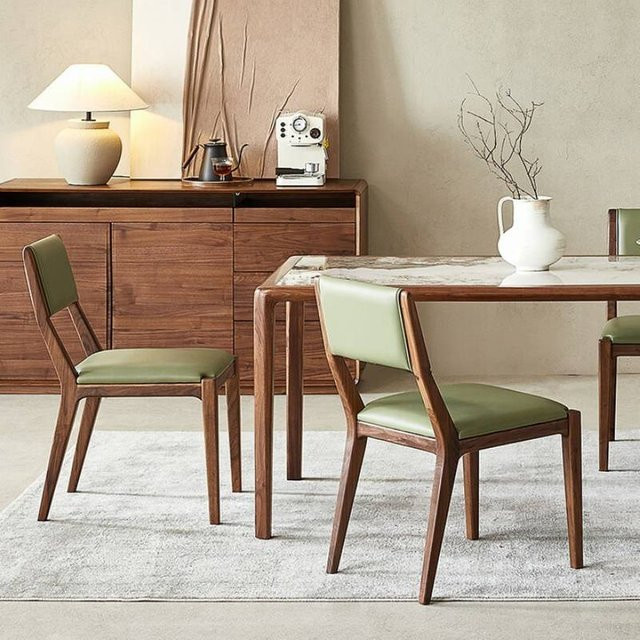 DUTRIEUX Moderner Esszimmerstuhl in Beige mit Gold-Akzenten im Nordic Designer Stil - Bild 1