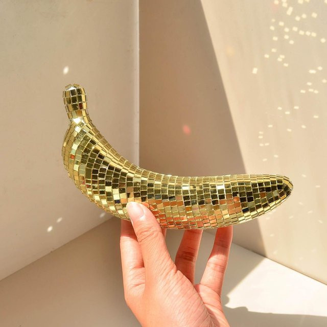 XYKK01 Bananenstatue in Gold als reflektierendes Discokugel-Ornament für deine Heimdekoration - Bild 1
