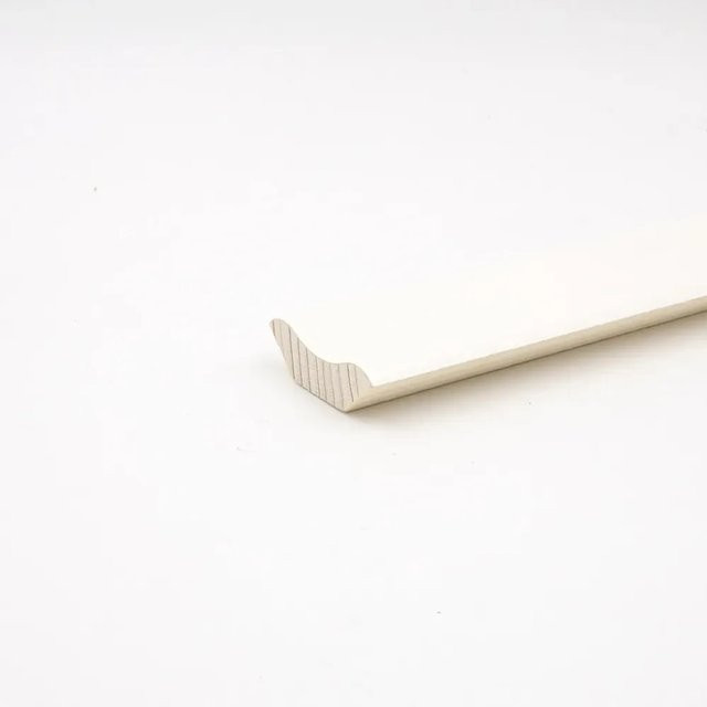 Döllken Profiles Sockelleiste furniert in Weiß, modern, H x B x L: 2,5 x 25 x 2500 mm - Bild 1