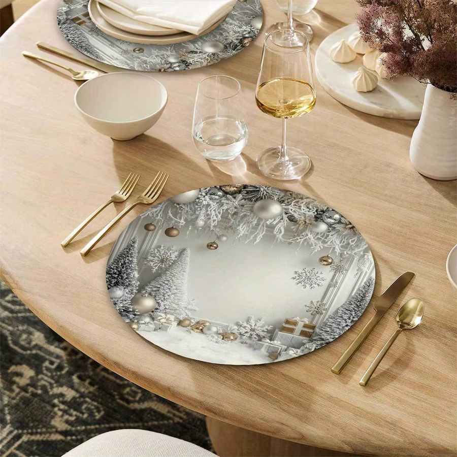 VIKAMA 4er Set Weihnachts Tischsets aus Leinen in Gold mit Schneeflocken und Kiefernzweigen, Durchmesser: 38 cm - Bild 2