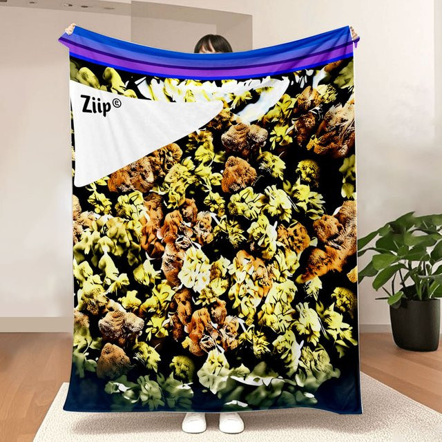 Plant Art Fleece-Decke mit floralem Muster in Grün und Gelb - Bild 1