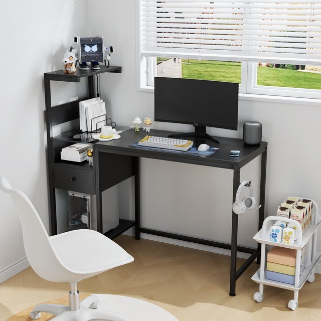 Svintora Moderner Computer-Schreibtisch mit integrierter Steckdose und USB-Anschlüssen in Schwarz Matt - Bild 1