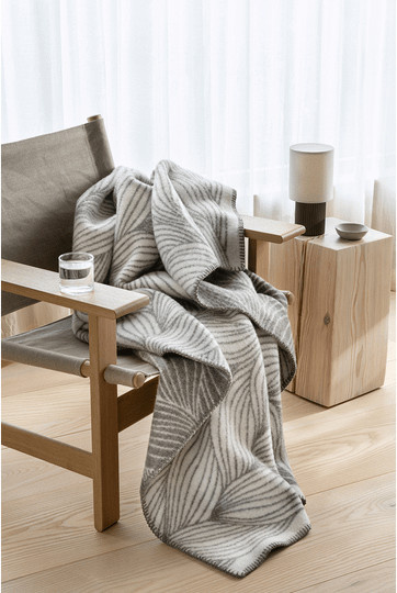 Røros Tweed Decke Flette aus grauer norwegischer Schafswolle mit geometrischem Design, B/T: 200 x 130 cm - Bild 1