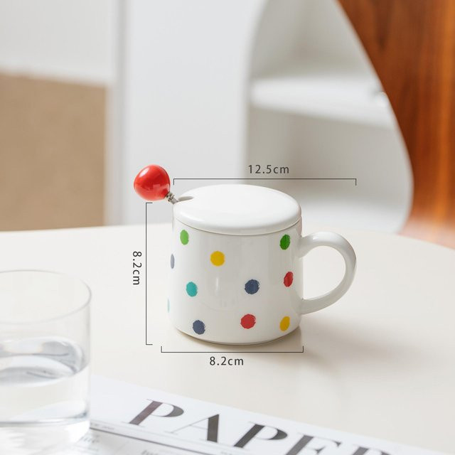 Keramiktasse mit Polka Dots, weiß, inklusive Deckel und Löffel, 330 ml - Bild 1