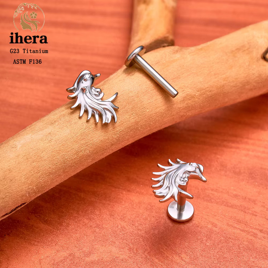 ihera Ohrstecker Titan, Zirkonia, Fliegender Vogel, Unisex - Bild 2