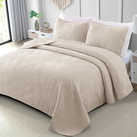 Bin Chi Textiles Mezcla Ultrasonic King Quilt Bettwäscheset mit Tagesdecke und Kissenbezügen in Beige, Geometrisches Design aus Baumwolle - Bild 1