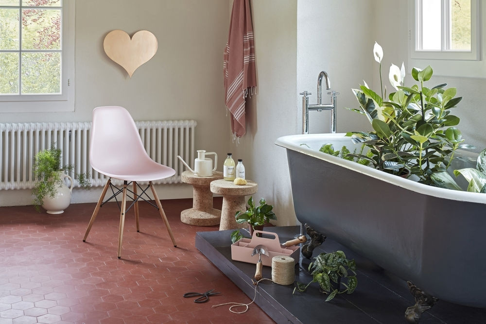 Vitra DSW Eames Plastic Side Chair in Pink aus Kunststoff und Holz mit mattem Finish - Bild 2