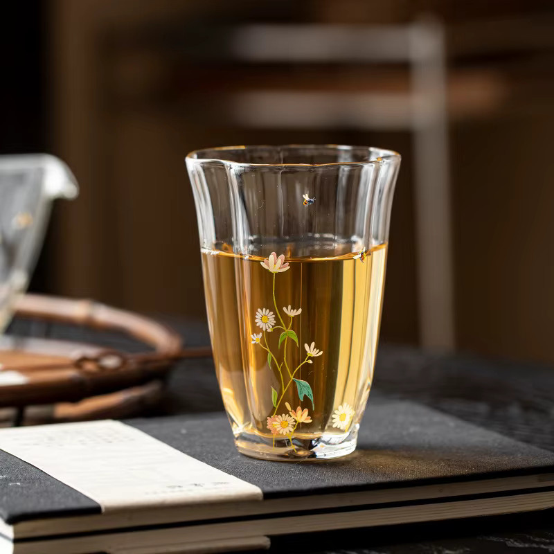 Hitzebeständige Teetasse aus Borosilikatglas mit Gänseblümchen-Design in Transparent - Bild 2