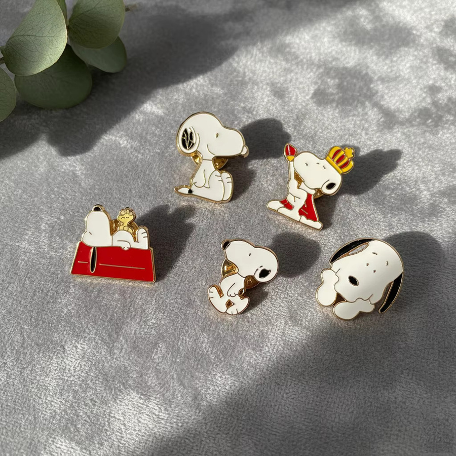 MINISO Anime Hund Emaille Pins Set, Cartoon Revers Brosche, Unisex - Bild 2