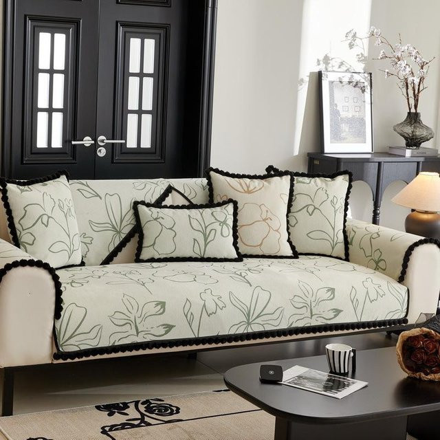 Luxus Sofakissenbezug von Super Six aus Chenille und Leder mit floralem Design, B/B: 70 x 70 cm - Bild 1