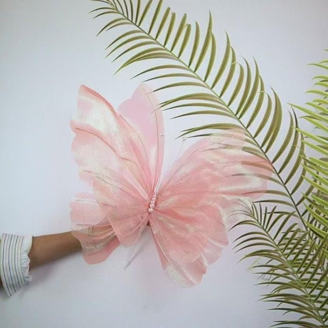 Großer Simulationsschmetterling Twilight Ya in Rosa als hängende 3D Dekoration aus Gaze und Textil, Breite: 45 cm - Bild 1