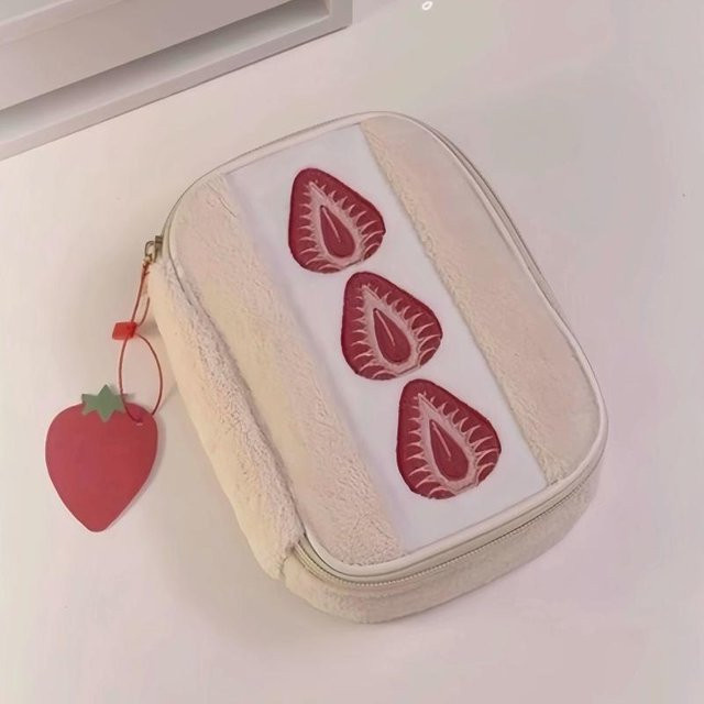 CHENJ Federmäppchen mit Erdbeer-Stickerei, weißes multifunktionales Schreibwaren-Etui und Make-up-Tasche mit großem Fassungsvermögen - Bild 1