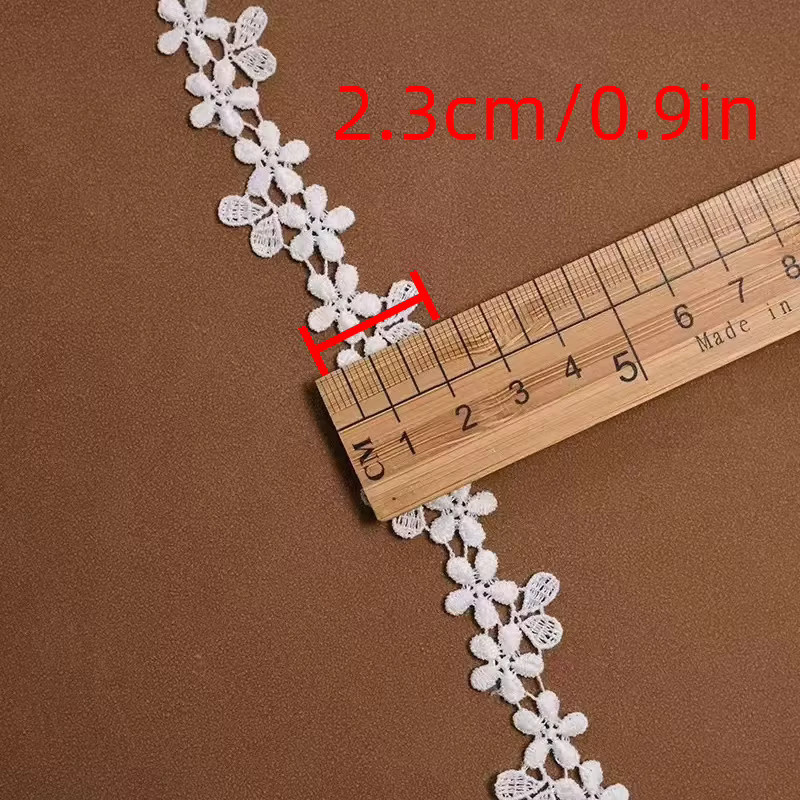 Wasserlöslicher Spitzenbesatz mit Blumen- und Blattstickerei in Weiß, Breite: 2,3 cm, 15 Yards - Bild 4
