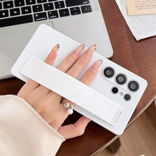 Stoßfeste Silikon-Handyhülle für Samsung S25, S24, S23 Ultra und S25 Plus in Transparent mit mattem Finish und Hart-PC Rückseite - Bild 1