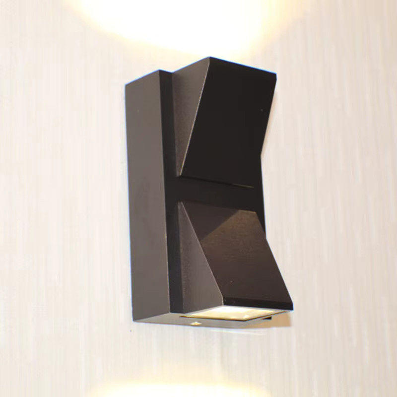 Evelobin Moderne LED Außenwandleuchte aus Metall in Schwarz für Garten, Terrasse und Balkon mit warmweißem Licht - Bild 2