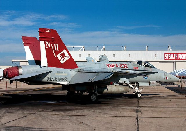 Academy USMC F/A 18A+ VMFA-232 RED DEVILS, Fahrzeuge, Kunststoff - Bild 1