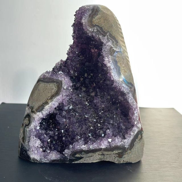 Natürlicher Amethyst-Kristallcluster von MOMO MARKET in Lila als Deko-Stein für Feng Shui, Gewicht: 900-1100g - Bild 1