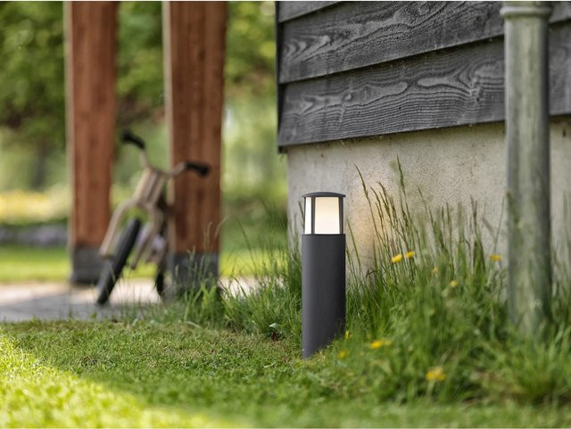 Philips myGarden LED-Sockelleuchte Post in Anthrazit aus Aluminium-Druckguss für den Außenbereich und Garten mit warmweißem Licht und IP44 Schutz - Bild 1