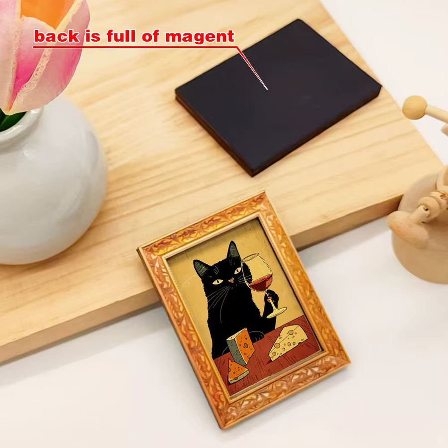 Eleganter schwarzer Katzen-Kühlschrankmagnet aus Holz mit Weinproben-Design als kreative Wanddekoration - Bild 2